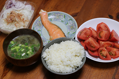 トマト 鮭朝食