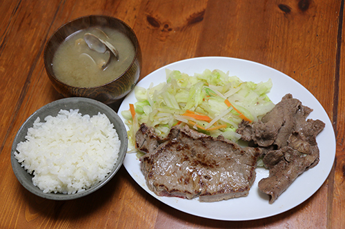 ステーク・タンの朝食