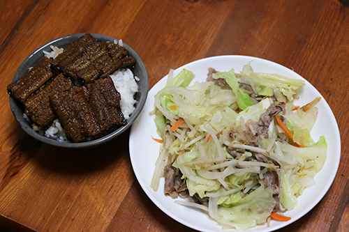 うな丼・野菜炒め朝食